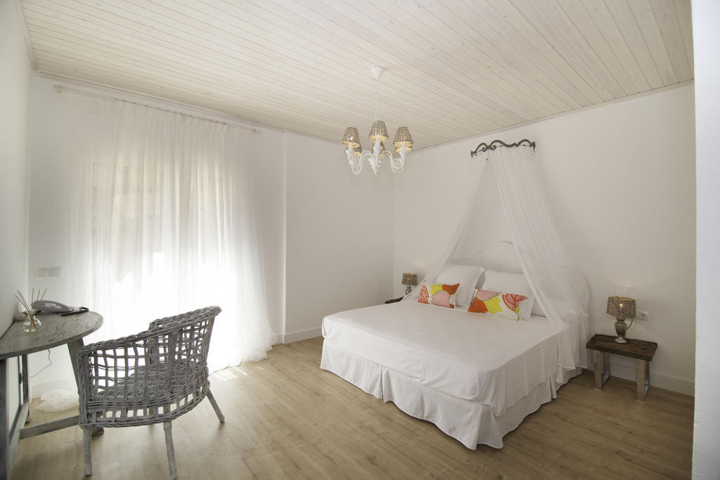 Es Cel De Begur Hotel Chambre photo